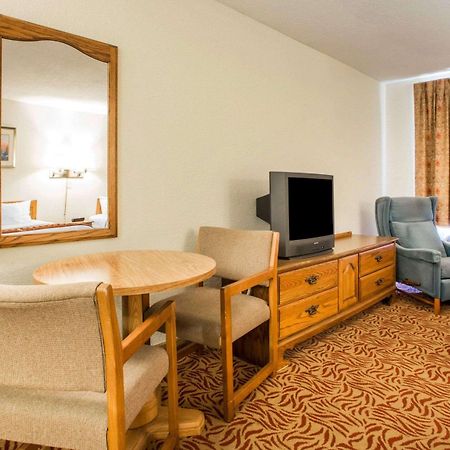 University Inn & Suites Stevens Point Zewnętrze zdjęcie