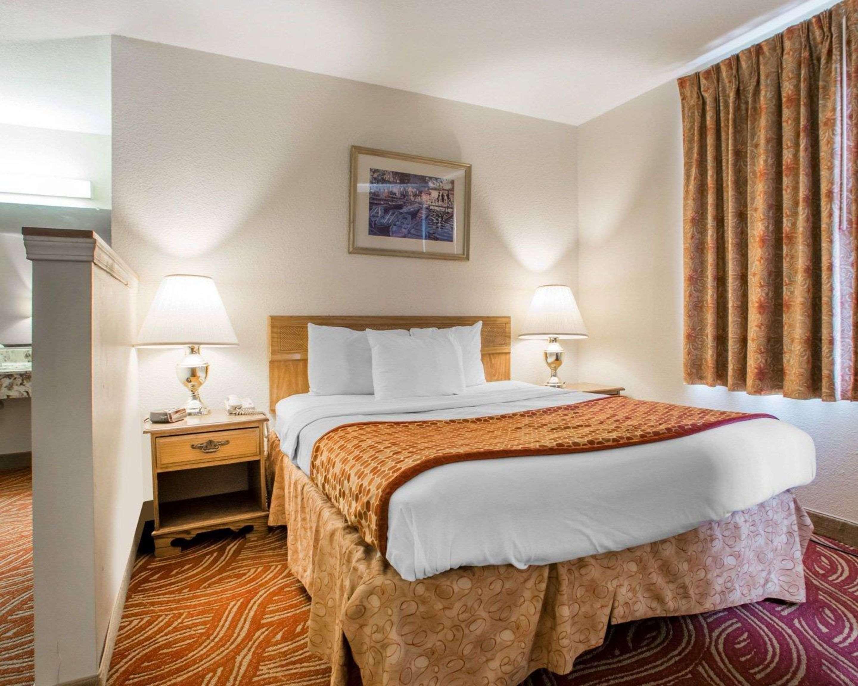 University Inn & Suites Stevens Point Zewnętrze zdjęcie