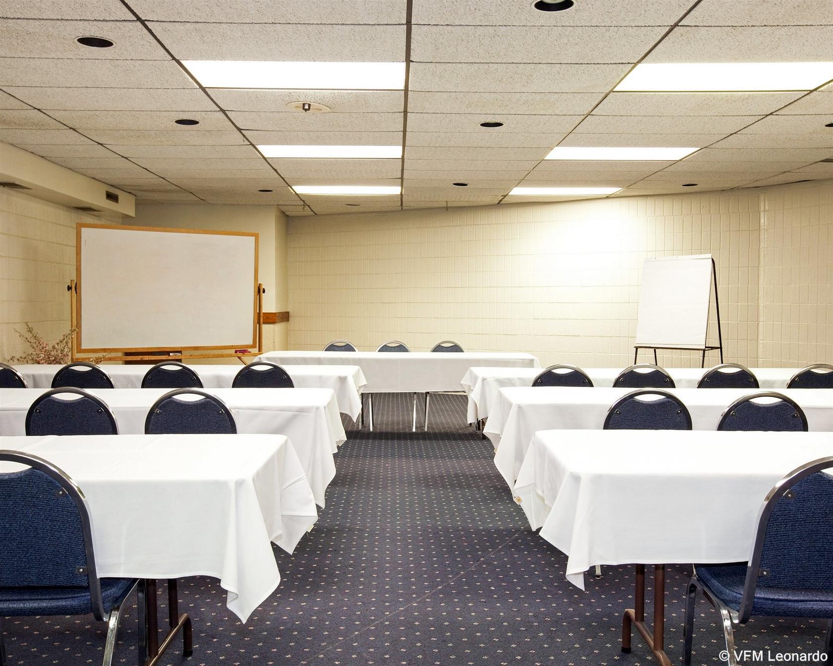 University Inn & Suites Stevens Point Zewnętrze zdjęcie