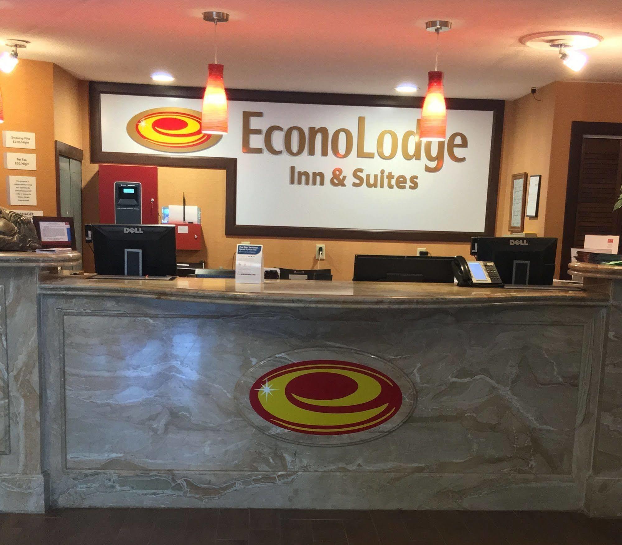 University Inn & Suites Stevens Point Zewnętrze zdjęcie