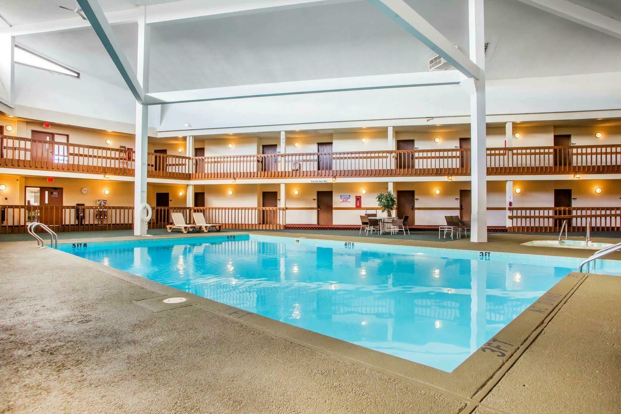University Inn & Suites Stevens Point Zewnętrze zdjęcie