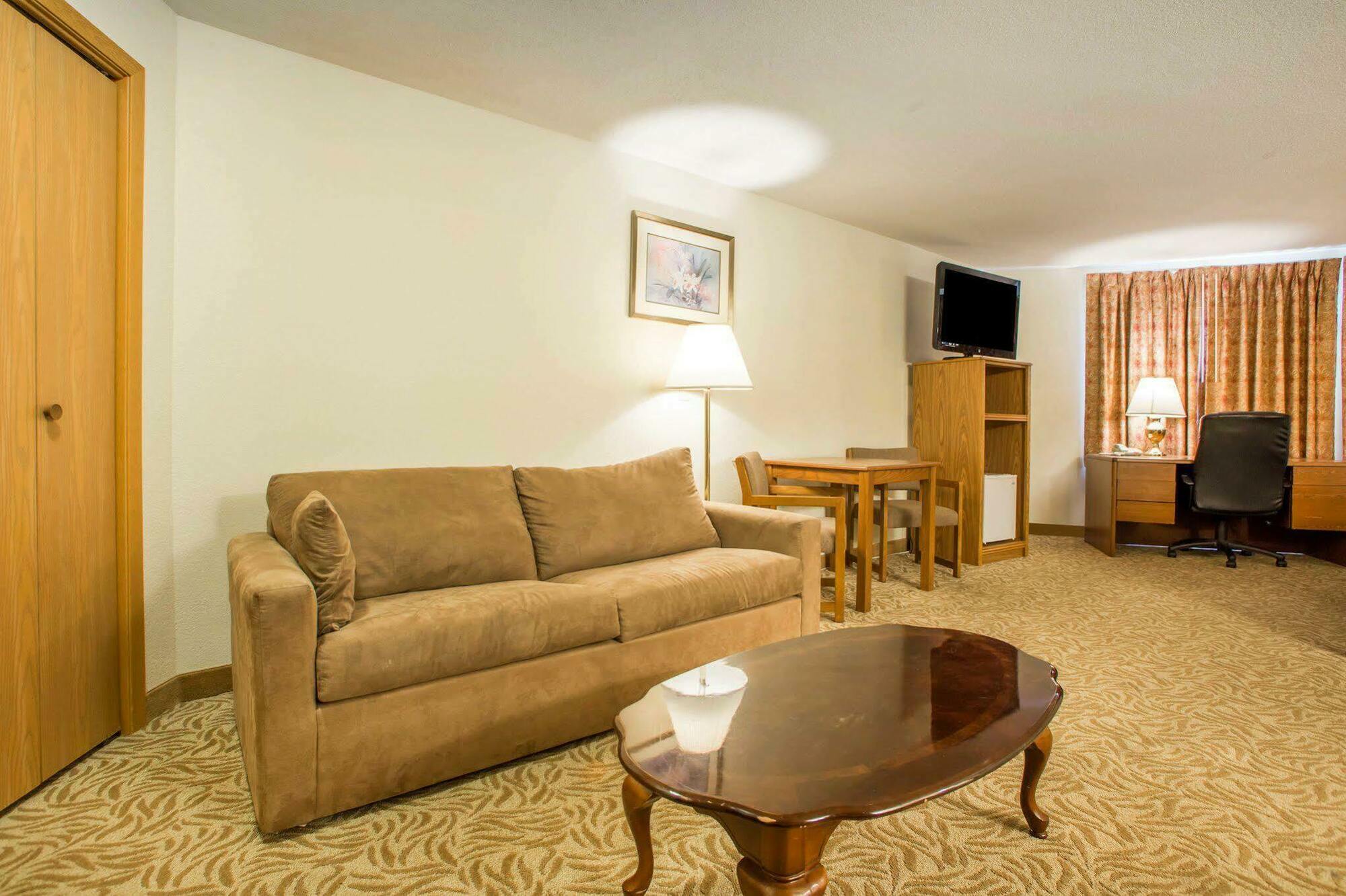 University Inn & Suites Stevens Point Zewnętrze zdjęcie